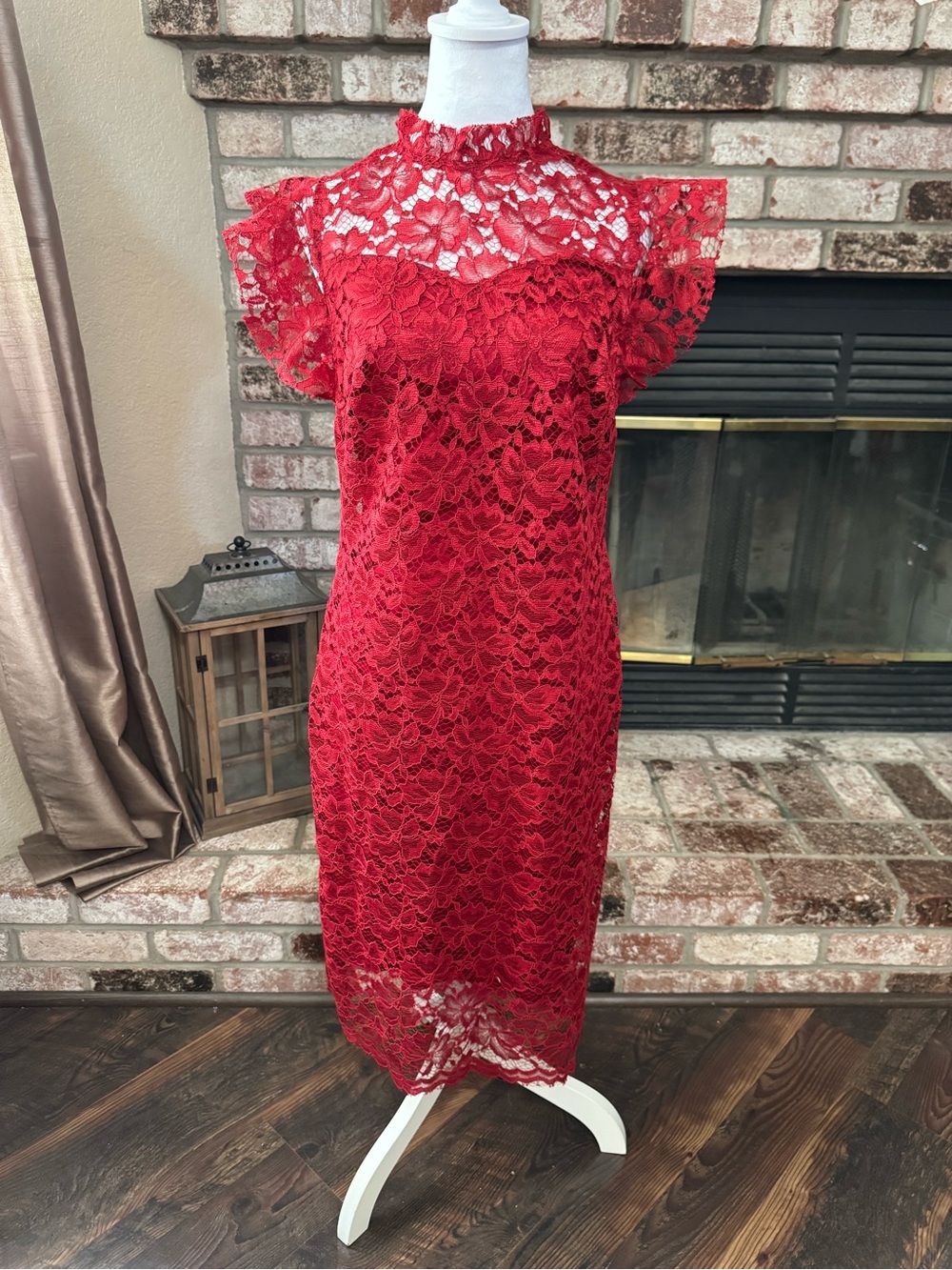 Enfocus Studio Red Lace Cocktail Dress Mock Neck Flutter Sleeve Midi - Picture 2 of 7